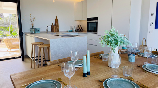 Hochwertig kernsanierte Villa mit Gästehaus in Cala Murada Bild 2