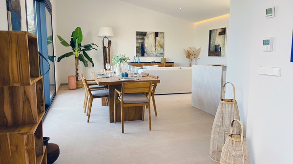 Hochwertig kernsanierte Villa mit Gästehaus in Cala Murada Bild 3