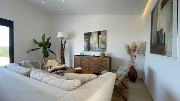 Hochwertig kernsanierte Villa mit Gästehaus in Cala Murada Bild 5