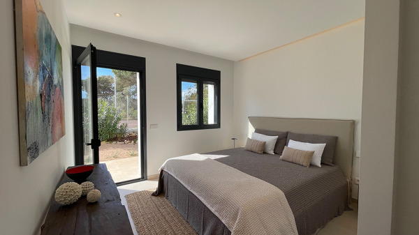 Hochwertig kernsanierte Villa mit Gästehaus in Cala Murada Bild 6