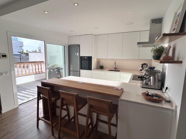 Komplett unterkellerte Doppelhaushälfte mit Pool in  Puig de Ros Bild 5