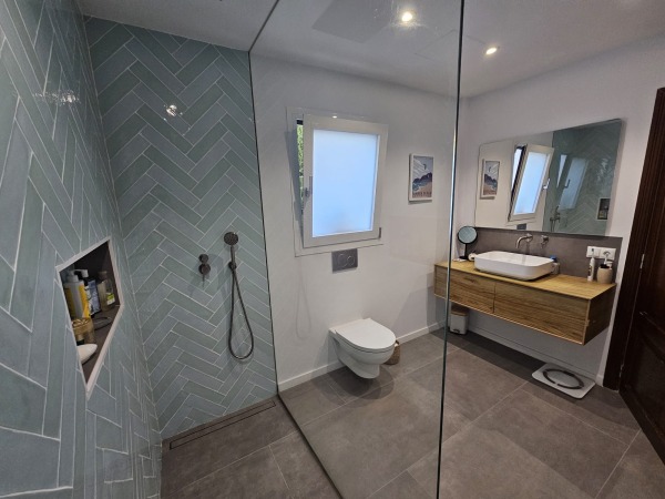 Komplett unterkellerte Doppelhaushälfte mit Pool in  Puig de Ros Bild 8