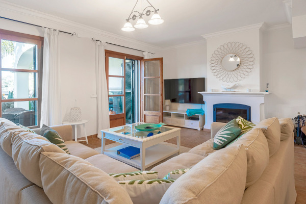 Doppelhaushälfte in traumhafter Lage mit Meerblick in Cala Pi Bild 3