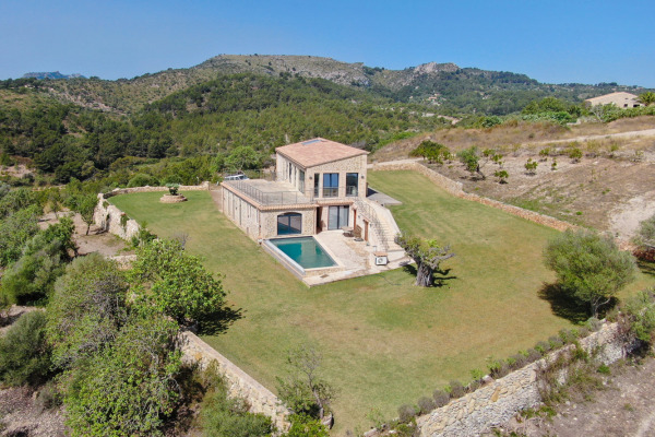 Wunderschöne Finca mit Meerblick auf einer Anhöhe nahe Manacor Bild 3