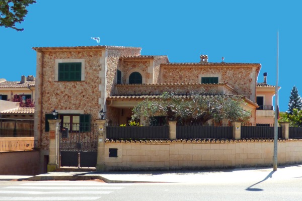 Traditionelle mediterrane Villa mit Pool in Portol nahe Palma