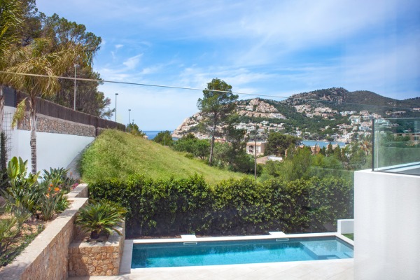 Moderne Luxuswohnung mit Meer- und Hafenblick in Port Andratx
