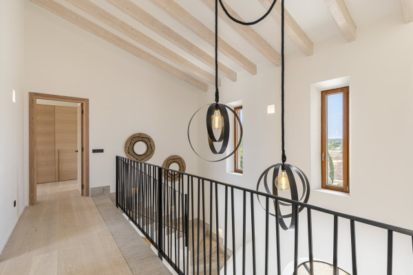 Exklusives Neubau-Landhaus mit Pool und Gästehaus Bild 10