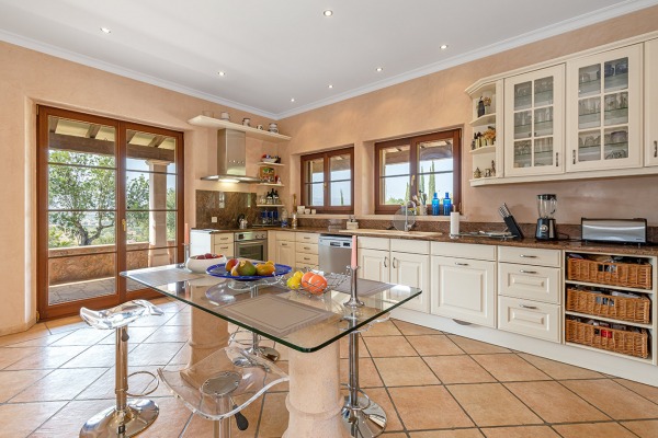 Großzügiges Finca-Anwesen mit Pool in ruhiger Lage nahe Santa Magdalena Bild 7