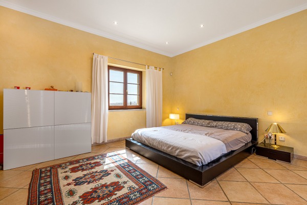 Großzügiges Finca-Anwesen mit Pool in ruhiger Lage nahe Santa Magdalena Bild 8