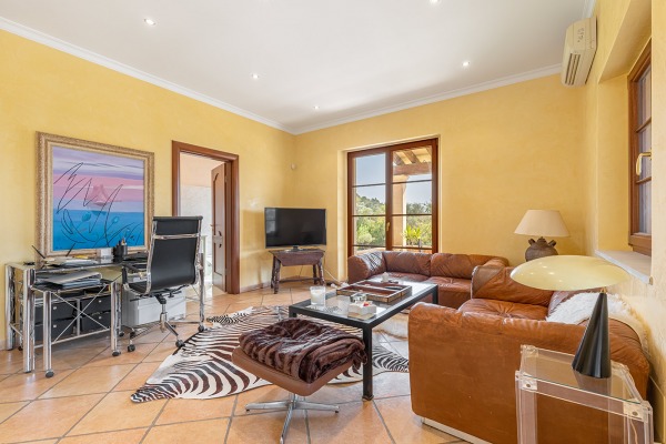 Großzügiges Finca-Anwesen mit Pool in ruhiger Lage nahe Santa Magdalena Bild 12