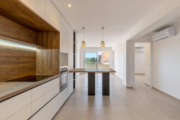 Stilvoll modernisiertes Obergeschoss-Apartment mit Teilmeerblick Bild 9