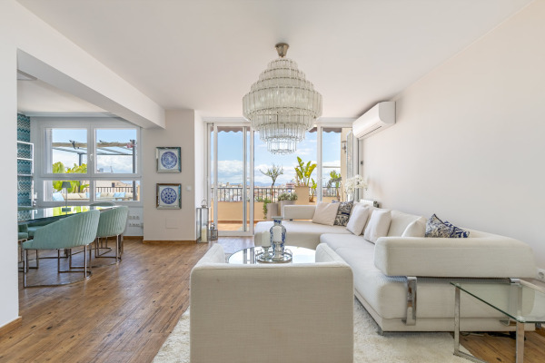 Modernisiertes Penthouse-Apartment mit traumhafter Terrasse in Santa Catalina Bild 5