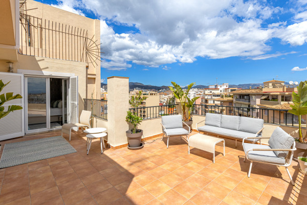 Modernisiertes Penthouse-Apartment mit traumhafter Terrasse in Santa Catalina Bild 11
