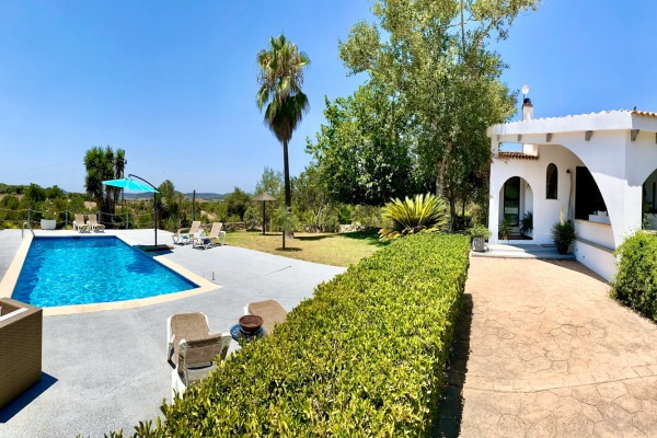 Charmantes Landhaus in erhöhter Lage und mit toller Aussicht Bild 2