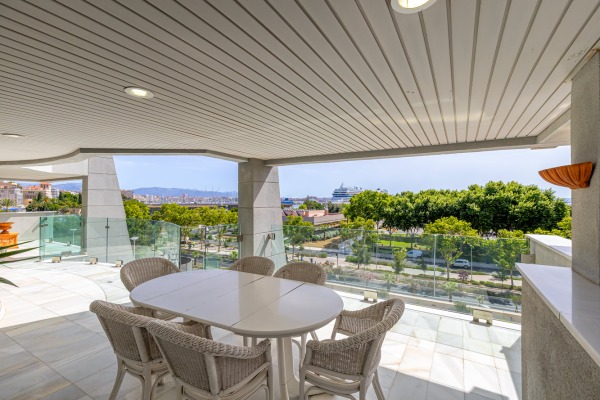 Großzügige Maisonette-Wohnung mit Meerblick am Paseo Marítimo in Palma Bild 3