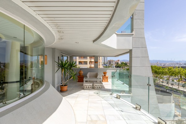 Großzügige Maisonette-Wohnung mit Meerblick am Paseo Marítimo in Palma Bild 8
