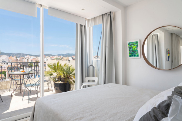 Exklusives Apartment mit traumhaftem Blick auf die Kathedrale und den Hafen Bild 10