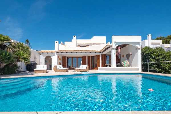 Villa mit traumhaftem Blick in erster Meereslinie in der Cala Egos Bild 3