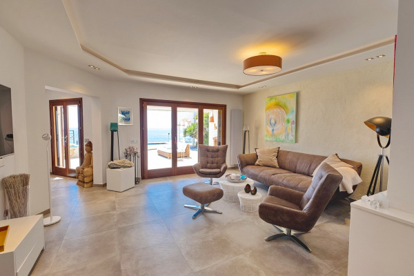 Villa mit traumhaftem Blick in erster Meereslinie in der Cala Egos Bild 5