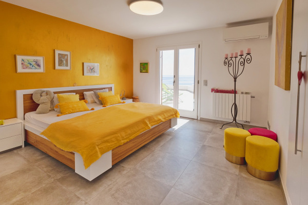 Villa mit traumhaftem Blick in erster Meereslinie in der Cala Egos Bild 10