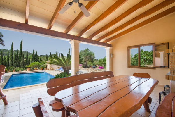 Finca mit Lizenz zur Ferienvermietung oberhalb des Dorfes Son Macia Bild 7