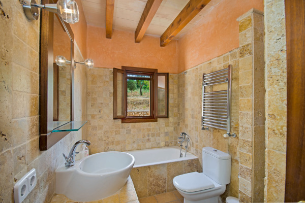 Finca mit Lizenz zur Ferienvermietung oberhalb des Dorfes Son Macia Bild 10