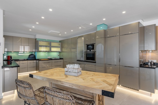 Einzigartiges Villen-Anwesen mit direktem Meerzugang in 1. Meereslinie Bild 7