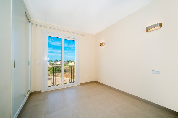 Mediterrane Neubauvillen nah am Es Trenc Strand im Süden Mallorcas Bild 6