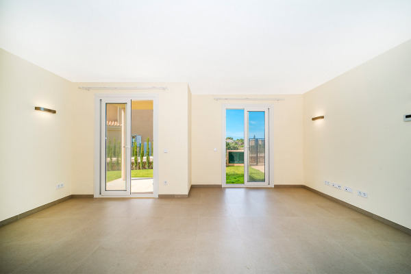 Mediterrane Neubauvillen nah am Es Trenc Strand im Süden Mallorcas Bild 11