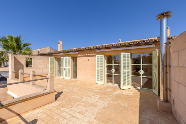 Hochwertig kernsaniertes Stadthaus in Ses Salines im Südosten der Insel Bild 9