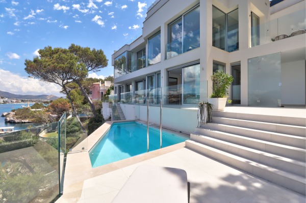 Moderne Villa mit traumhaftem Blick direkt am Meer in Santa Ponsa Bild 9