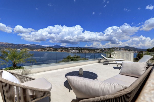 Moderne Villa mit traumhaftem Blick direkt am Meer in Santa Ponsa Bild 12