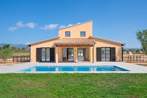Exklusives, neugebautes Finca-Anwesen mit tollem  Panoramablick und Pool