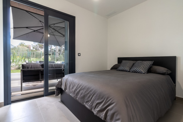 Moderne Villa mit Pool im Südosten von Mallorca Bild 10