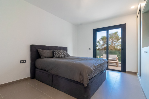 Moderne Villa mit Pool im Südosten von Mallorca Bild 12