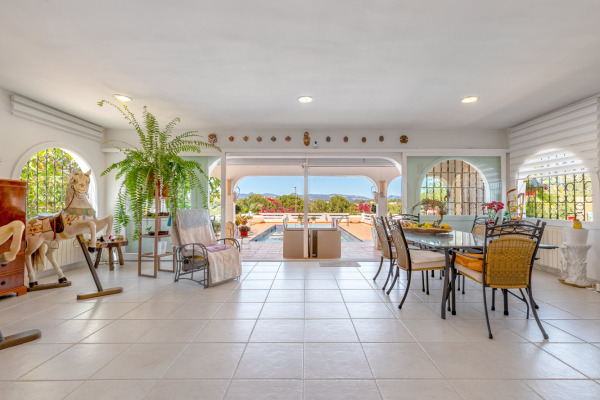 Villa im mediterranen Stil mit viel Potenzial im Südwesten Mallorcas Bild 4