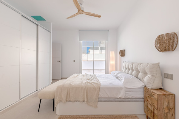 Neugebaute Erdgeschoss-Wohnung mit privatem Pool in Colonia Sant Jordi Bild 9