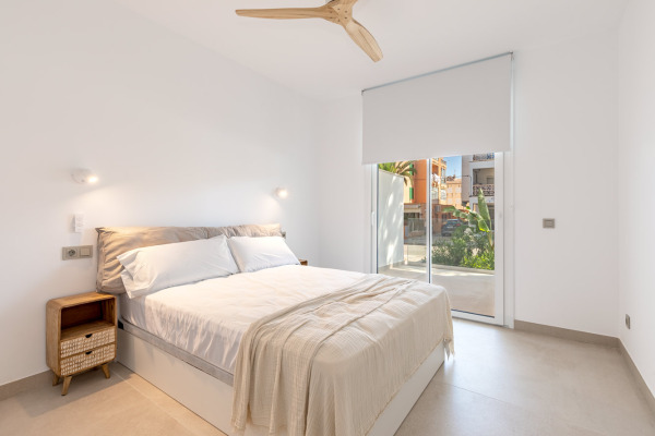 Neugebaute Erdgeschoss-Wohnung mit privatem Pool in Colonia Sant Jordi Bild 10