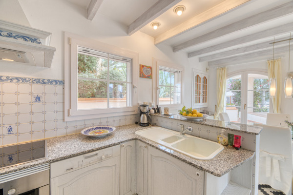 Villa mit traumhaftem Blick auf den Hafen und das Meer in Port Andratx Bild 4