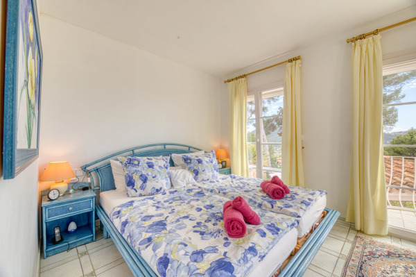 Villa mit traumhaftem Blick auf den Hafen und das Meer in Port Andratx Bild 9