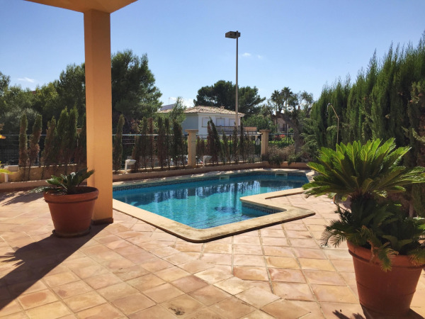 Mediterranes Reihenendhaus mit schönem Meerblick und privatem Pool Bild 3