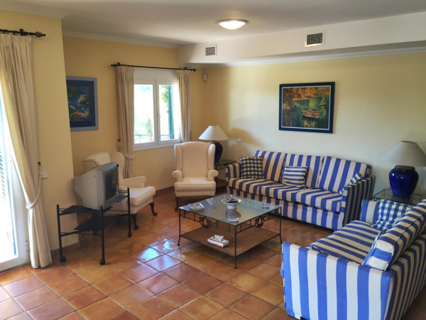 Mediterranes Reihenendhaus mit schönem Meerblick und privatem Pool Bild 5