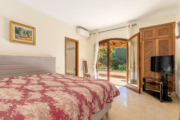 Mediterrane Villa mit einem schönen Garten und viel Privatsphäre in Palmanova Bild 8