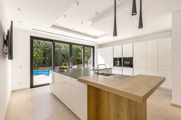 Exklusive Luxusvilla im modernen Baustil in Santa Ponsa Bild 8