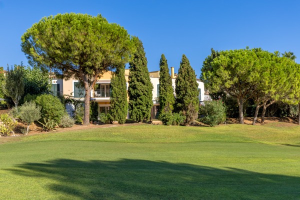 Reihenhaus in exklusiver Golfplatzlage in Camp de Mar im Südwesten Mallorcas Bild 3