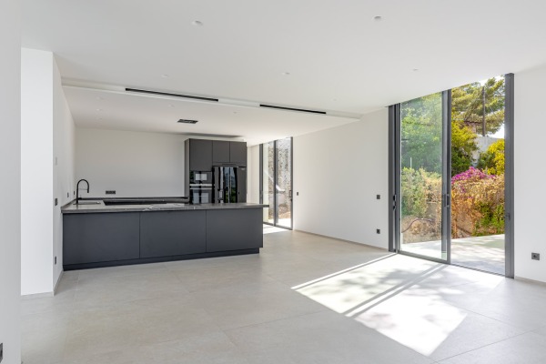 Neugebaute Luxusvilla mit herrlichem Panoramablick in Santa Ponsa Bild 7