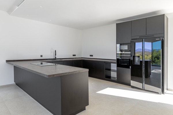 Neugebaute Luxusvilla mit herrlichem Panoramablick in Santa Ponsa Bild 8