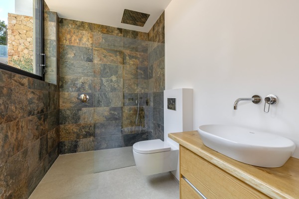 Neugebaute Luxusvilla mit herrlichem Panoramablick in Santa Ponsa Bild 10