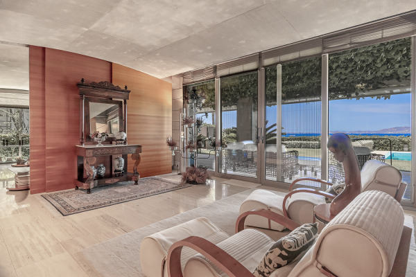 Luxusvilla in einzigartiger Lage in erster Meereslinie von Son Veri Nou Bild 4