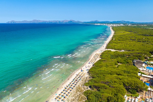 Neugebaute Reihenhäuser nahe dem Playa de Muro in Port Alcudia Bild 10